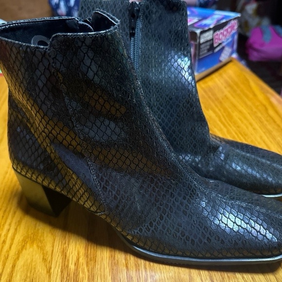 Easy Spirit Black Snakeskin Heeled Boots - Picture 3 of 7